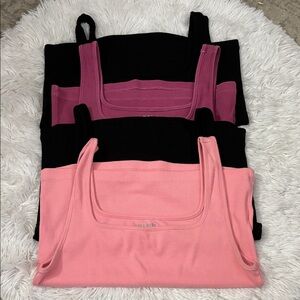 ✨4 Old Navy Square Neck Cropped Tank Tops